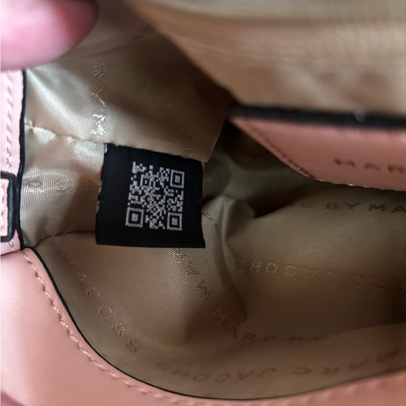 Marc Jacobs Pink Crossbody Bag with Gold Chain - Picture 3 of 10